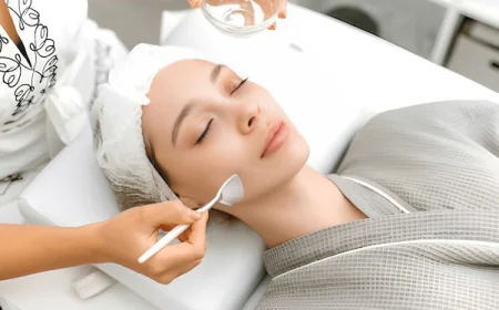 How Does a Salicylic Acid Peel Work on Skin?