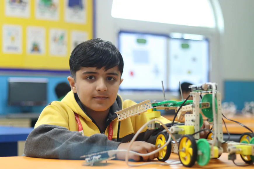 How to Build Confidence in Young Children – A Complete Guide for Parents in Lucknow