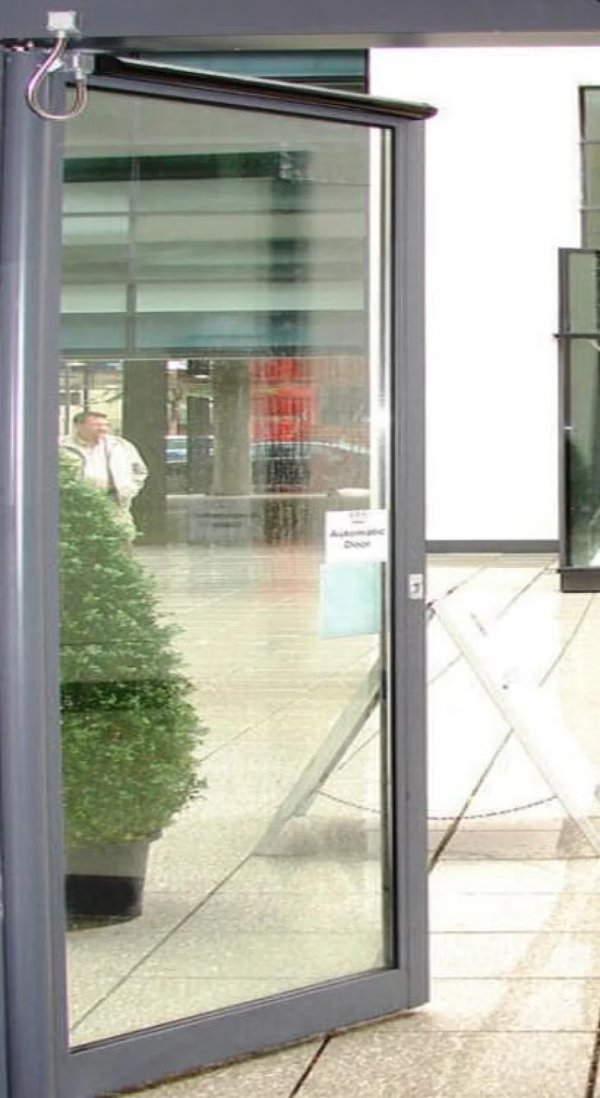 Automatic Frameless Glass Swing Doors Southampton – Modern Elegance Meets Smart Functionality