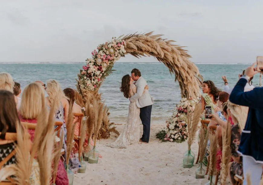 Planning a Seamless Wedding Abroad: Mexico vs USA Destination Options for Modern Couples