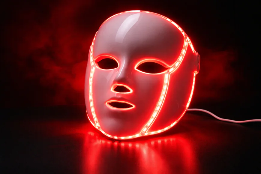 Benefits of Using an LED Red Light Face Recovery Mask (Complete Guide)