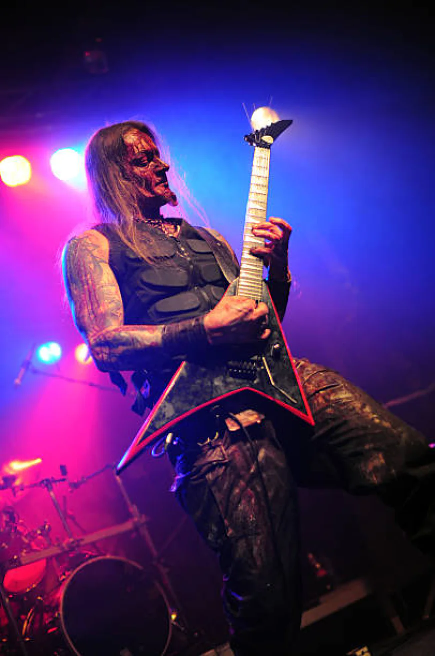 Finding Obscure Riffs in the Underground Metal Bands Scene