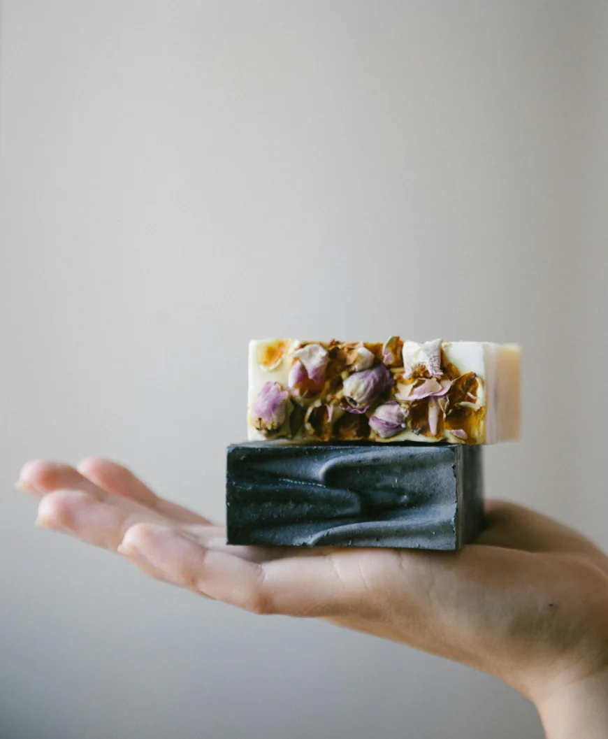 Melt and Pour Soap Base with Fragrance Oils: Complete Guide for Quality Soap Making