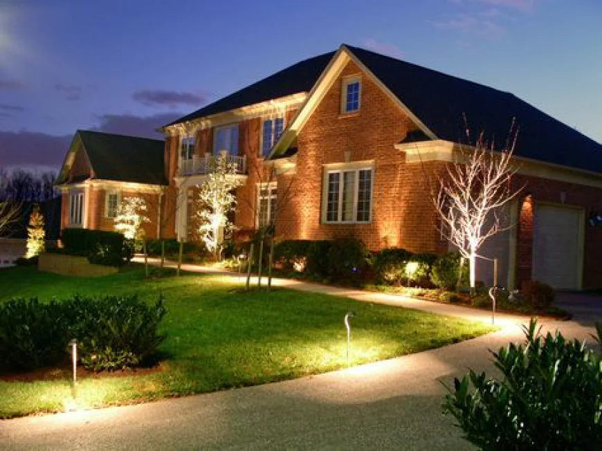What Mistakes to Avoid in Commercial Outdoor Lighting Services?