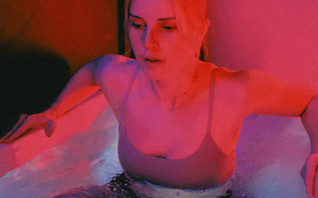 How Cold Plunge Therapy Boosts Energy, Circulation, and Focus
