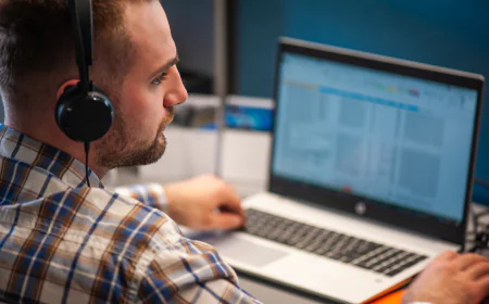 Customer Help Desk Software: What to Look for in 2026