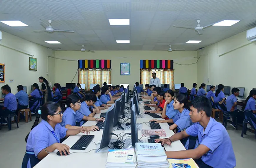 Which English Medium School in Raebareli Is Highly Recommended by Local Parents?