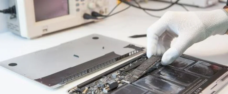 iPhone screen replacement Dubai for black screen problems