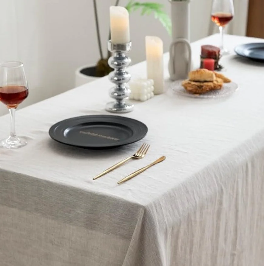 How Do Rustic Linen Tablecloths Perform in Indoor vs. Outdoor Settings?