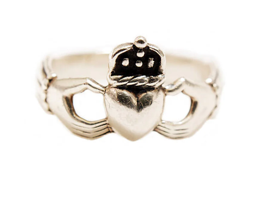 The Complete Guide to Genuine Claddagh rings