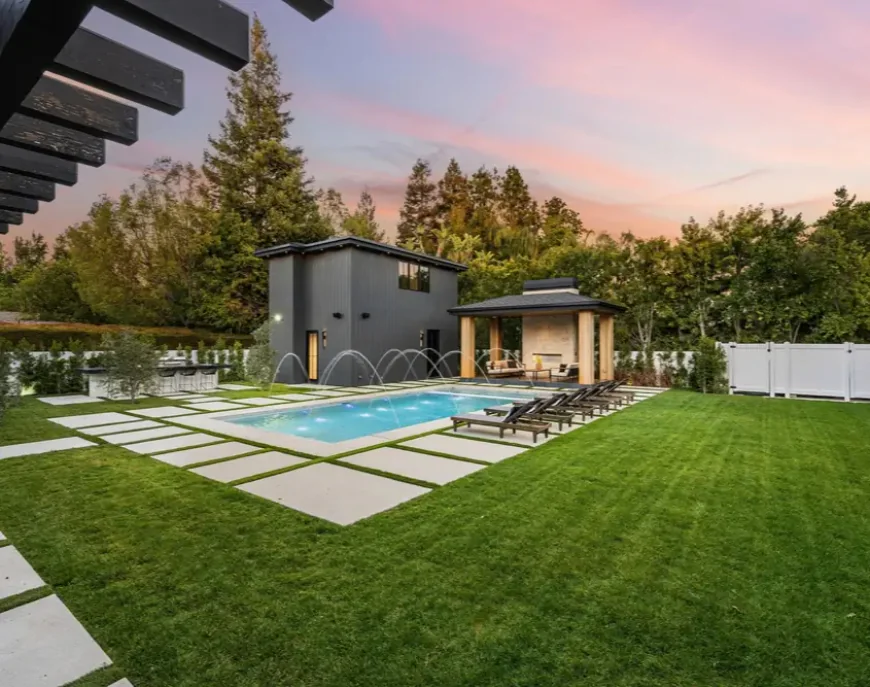 Smart Landscaping Tips to Keep Your Garden Healthy Year-Round