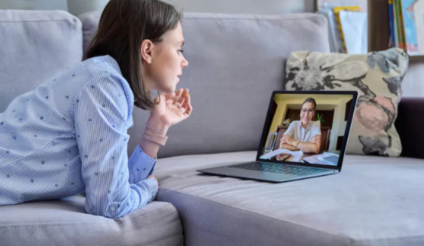Online Therapy vs In Person Counseling: Which Is Right for You?