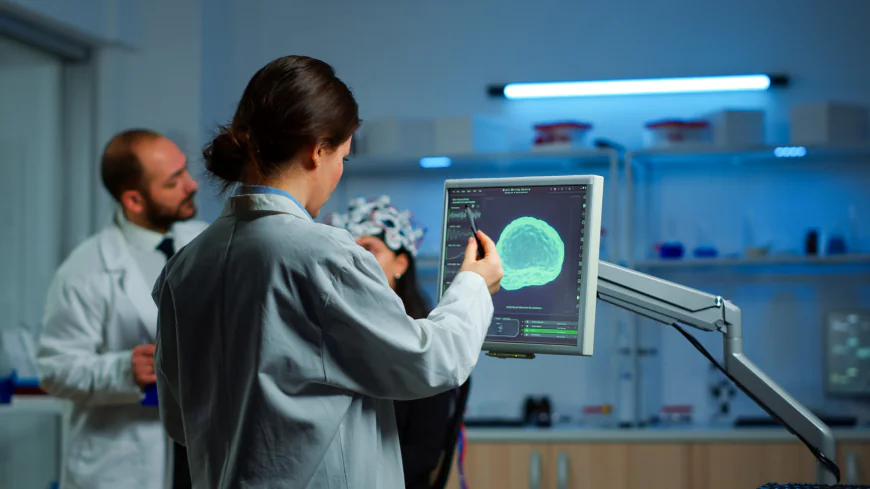 Neurologist vs Neurosurgeon: Understanding the Difference