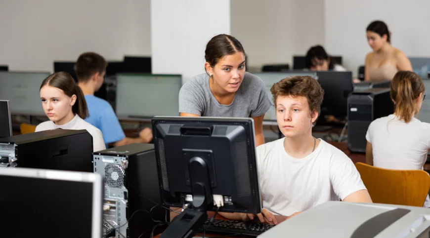 Career Opportunities Students Can Explore Through BSc CS Colleges