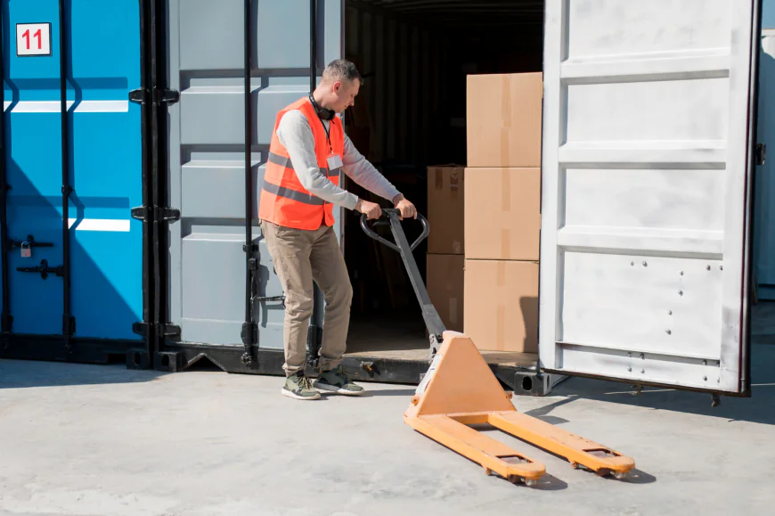 Why Pallet Delivery Is Essential for Safe and Reliable Freight Transport
