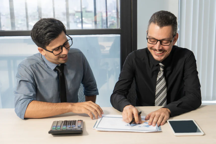 Living Abroad? Why Hiring an Expatriate Tax Advisor Can Save You Time and Money