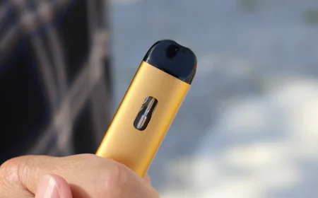 THC Pen vs Smoking Cannabis: Pros and Cons for Modern Users