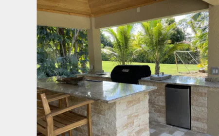 The Complete Guide to Custom Made Outdoor Kitchens from Vero Outdoor Living