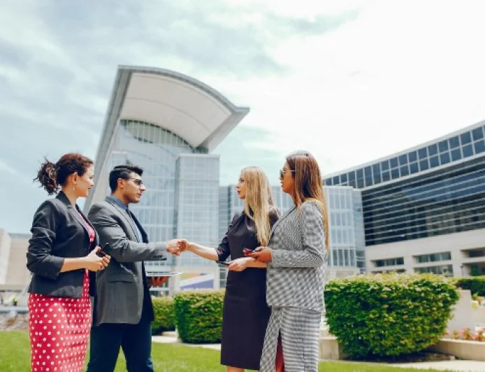 Self-Investing vs Hiring an Investment Manager in Singapore