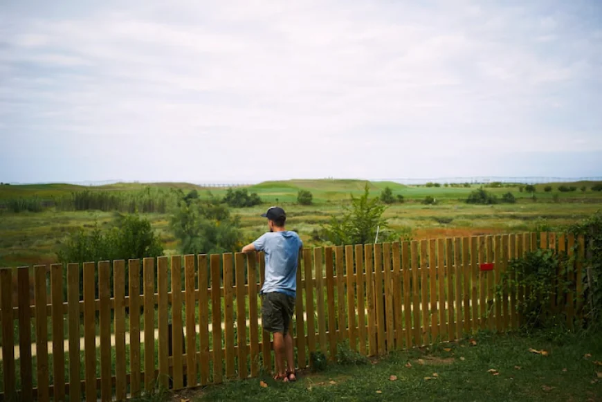 Why Hiring an Expert Fence Contractor in Jacksonville Saves You Time and Money