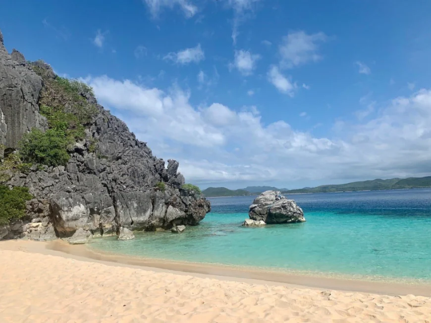 Private Boat Tours Between El Nido and Coron