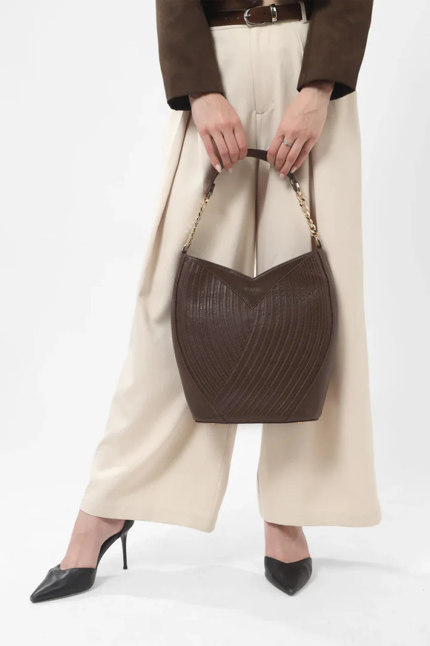 Upgrade Your Fashion with Handmade Leather Bags and Tote Bags for Women