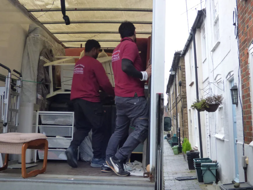 Removal Companies Luton: Tips for a Hassle-Free House Move