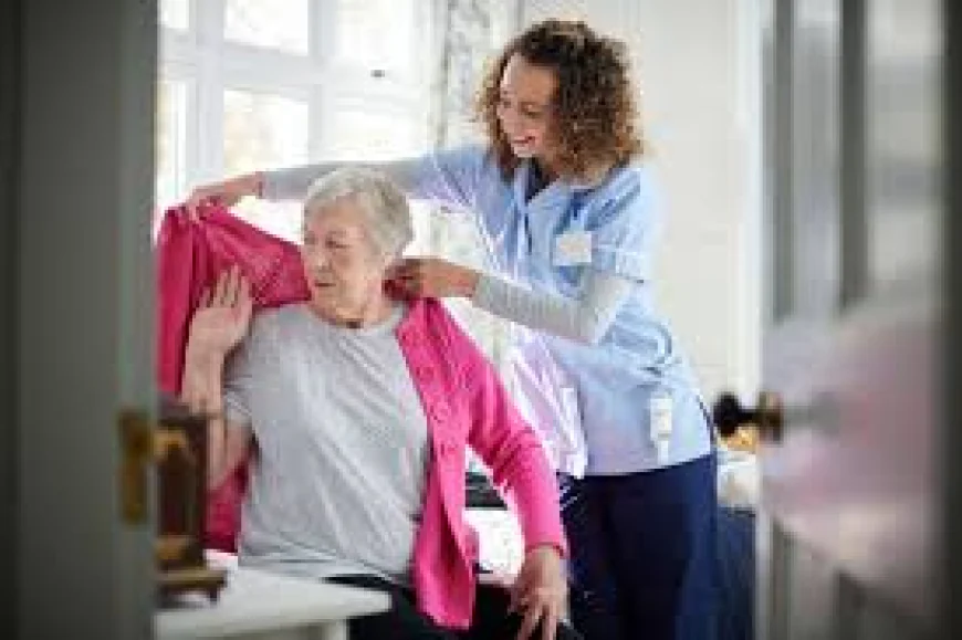 How Personal Care Helps Seniors Maintain Self-Esteem and Confidence