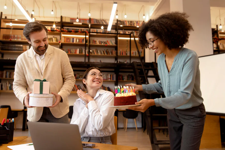 Office Gift Ideas for Hybrid Teams: What Works When Colleagues Rarely Meet in Person?