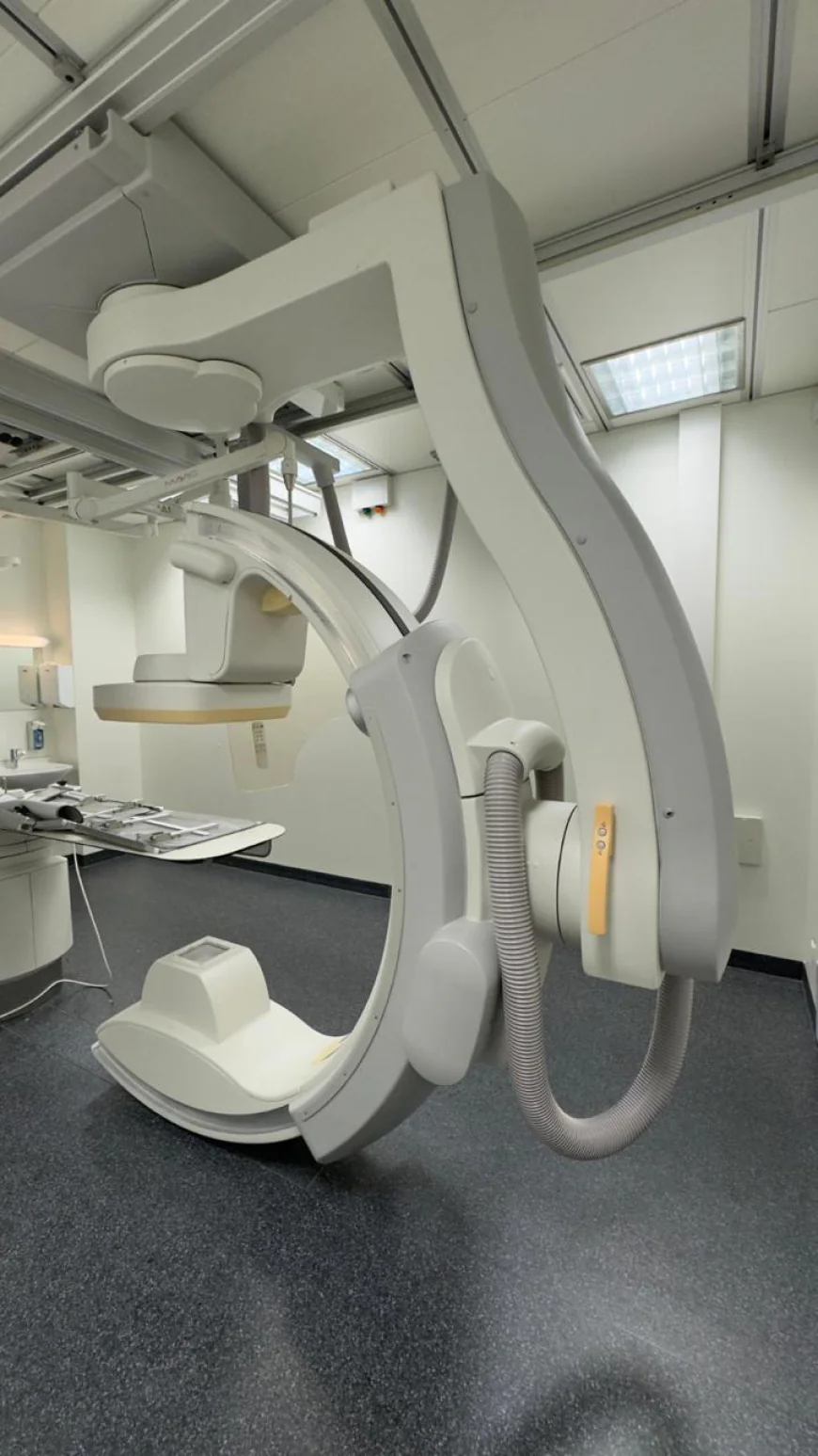 A Complete Guide to Buying Refurbished Cath Lab Equipment