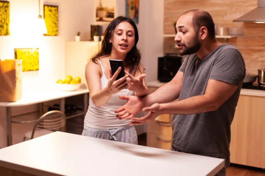 Love Bombing vs Genuine Affection: A Complete Dating Guide