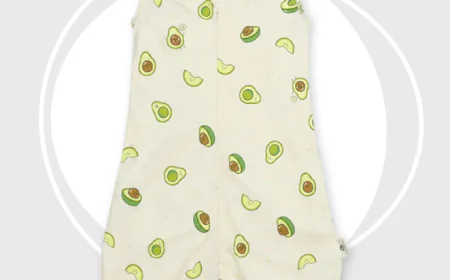 Baby Sleeping Bag vs Blanket: Which Is Better for Your Baby?