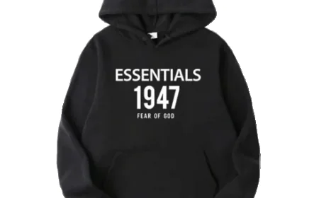Why Essentials Clothing Remains a Streetwear Favorite Worldwide