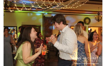 How Do DJ and Karaoke Services Create Better Networking Opportunities?