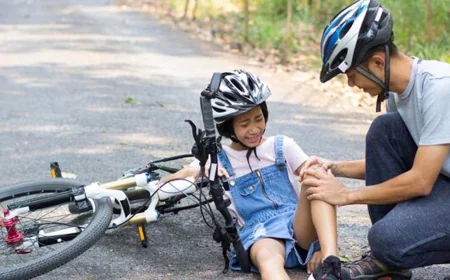 Is Biking on the Sidewalk in Palm Desert Safe or Risky for Cyclists?