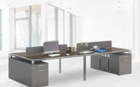 Top Benefits of Investing in an Office Workstation Table in Dubai