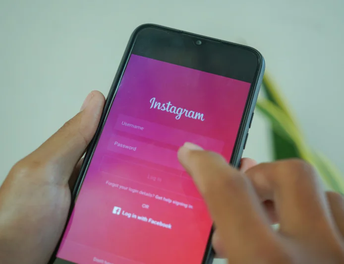 Organic vs Paid Instagram Growth: Finding the Right Balance