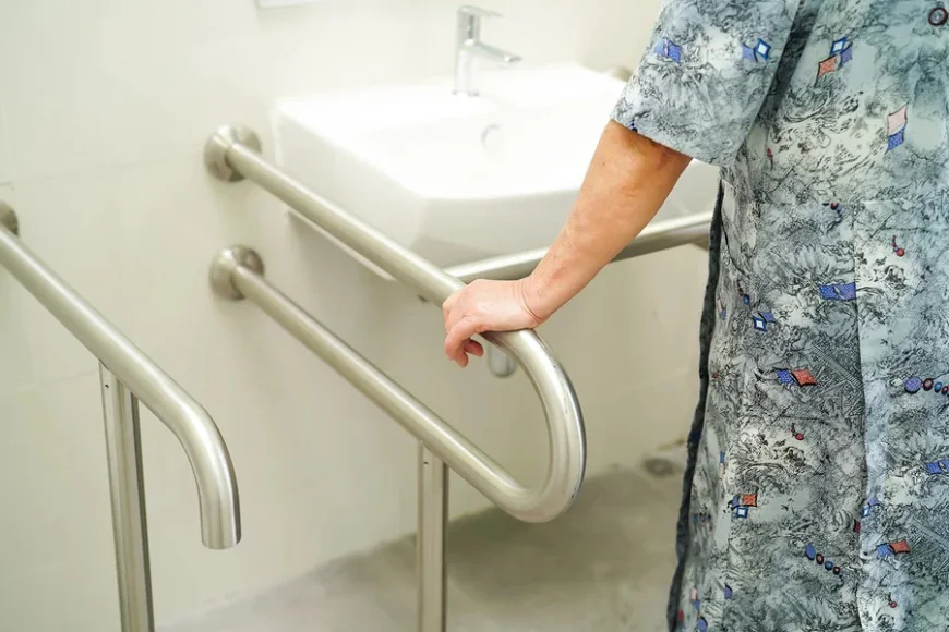 Safety Grab Bar Installation: The Complete Guide to a Fall-Proof Bathroom
