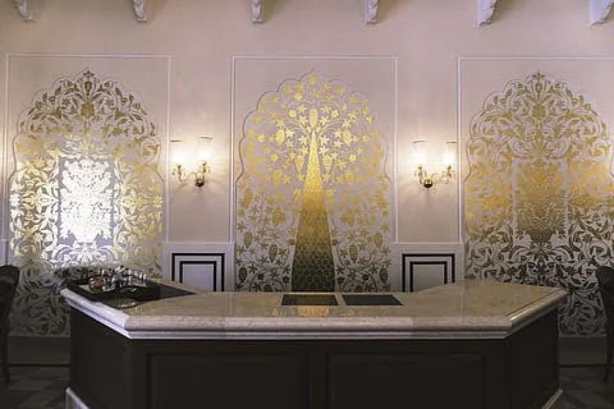 Reception Desk Dubai: Stylish Front Office Solutions by CosmoFurnitureStore