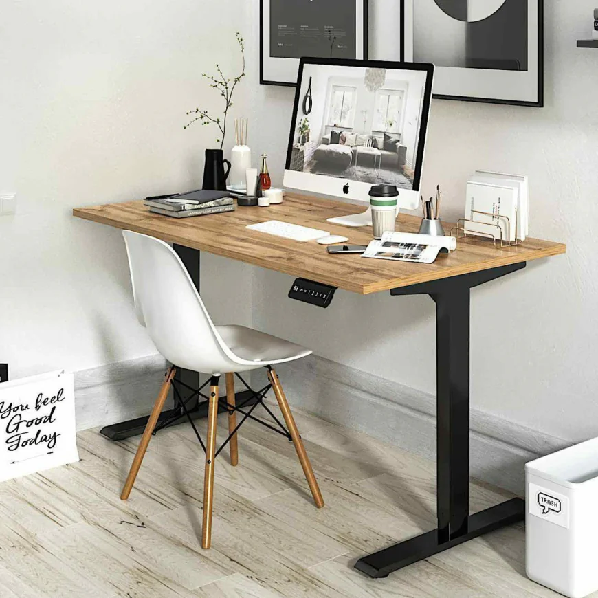 A Work Surface That Doesn’t Ask You to Sit Still
