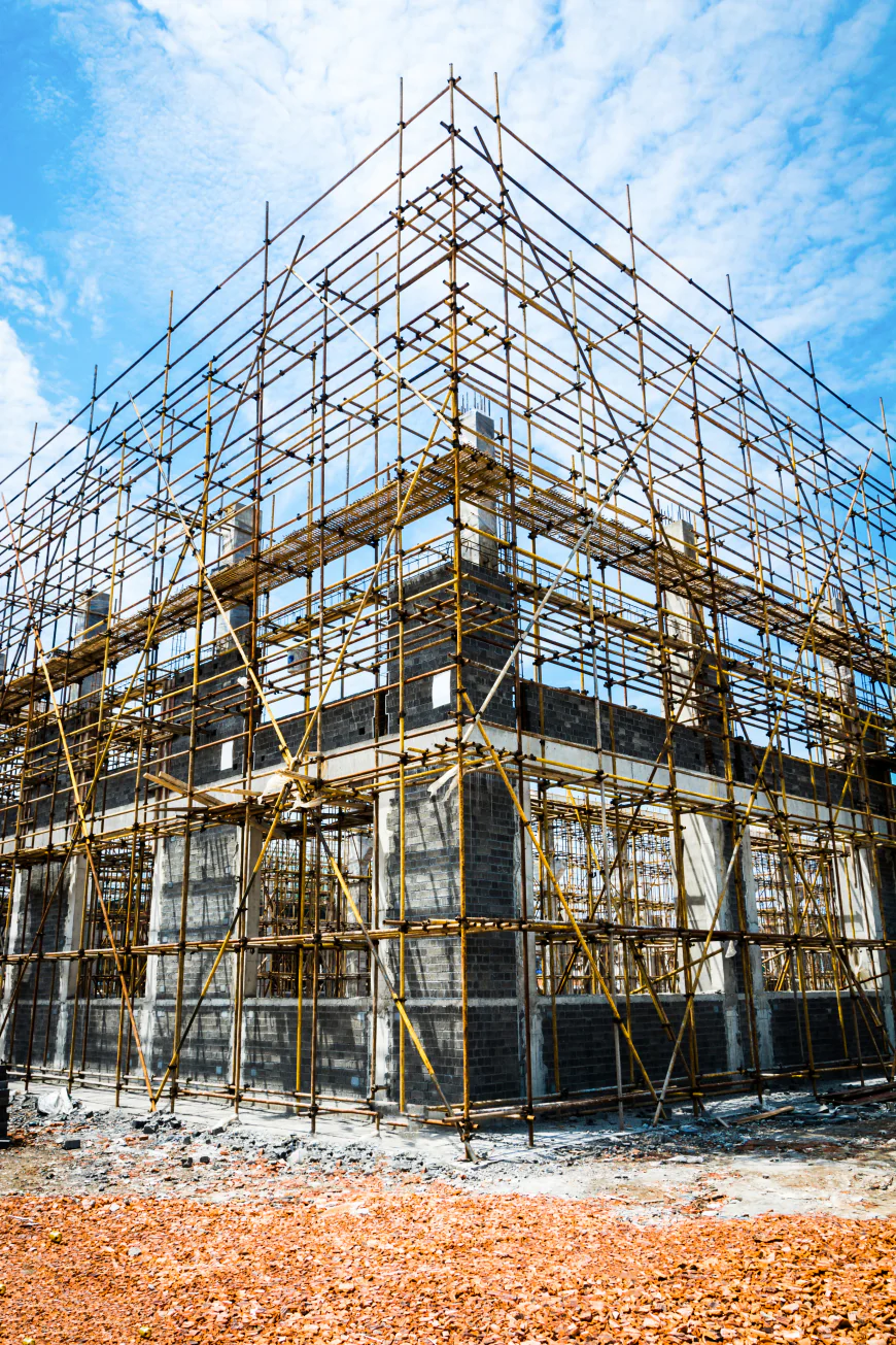 What to Expect When Scaffolding Goes Up at Your Home: A Homeowner's Guide