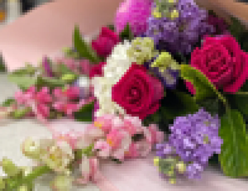 Fresh Flowers That Brighten Every Celebration in Cranbourne West, Fitzroy & Dandenong South