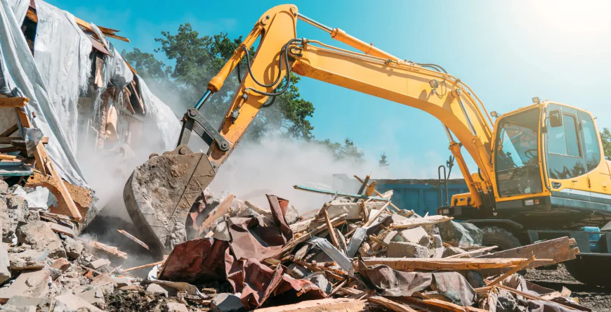 How to Safely Clear Away Unwanted Yard and Construction Waste