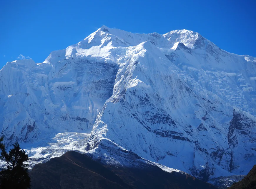 Remarkable Pisang Peak Adventure with Local Culture
