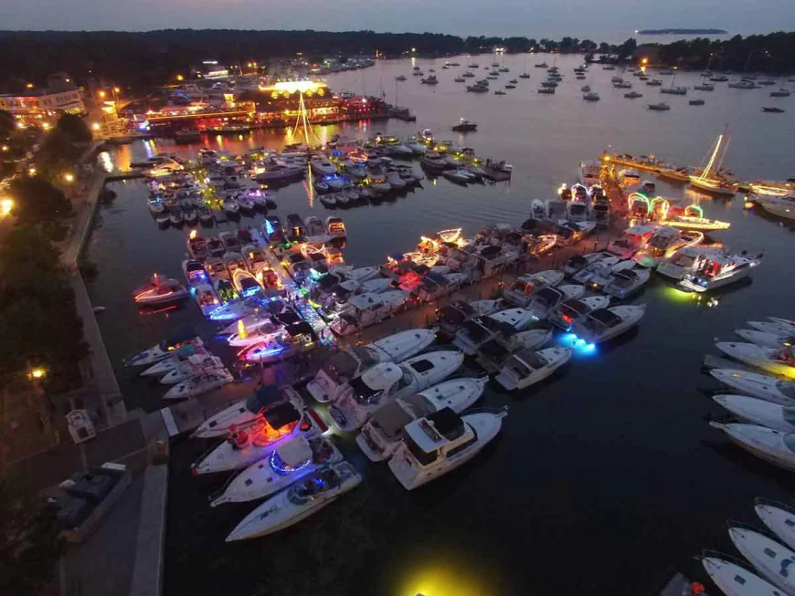 Put-in-Bay Resort One Block From Downtown Nightlife Dining and Lake Erie