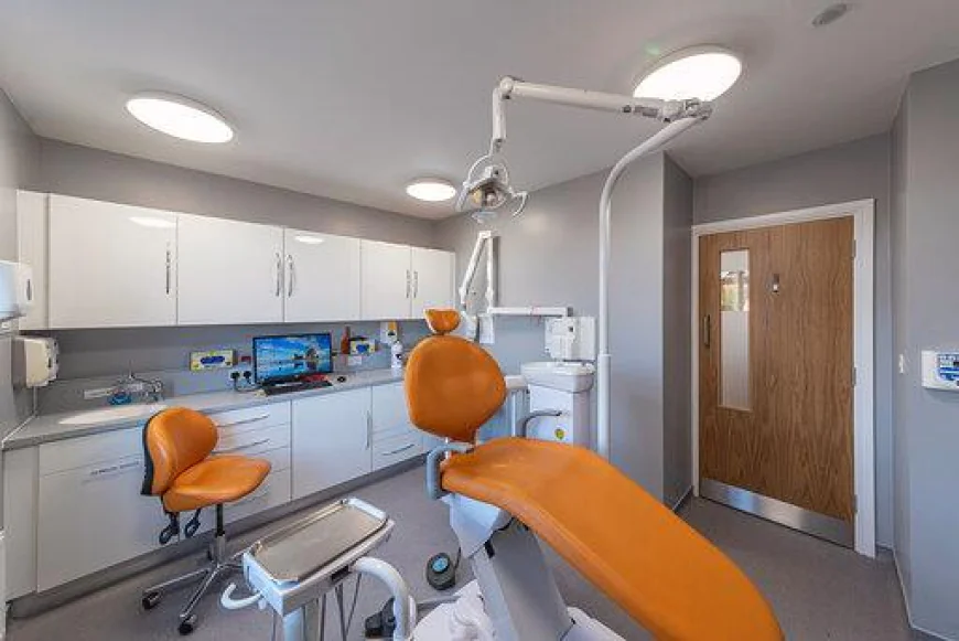 How Can a Dentist in Manchester Help You Maintain a Healthy Smile?