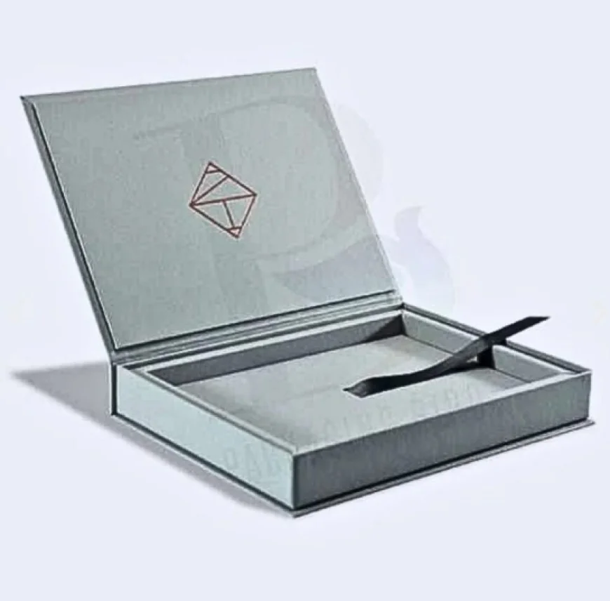 Hinged Lid Rigid Boxes: The Perfect Packaging Solution for Luxury and Apparel Brands