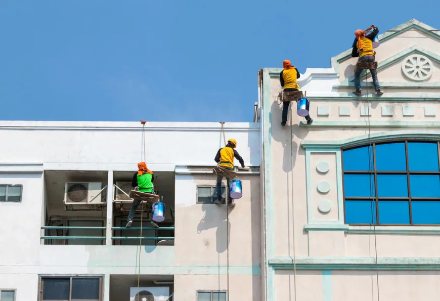 How Roofing Contractors in Englewood, CO Help Homeowners