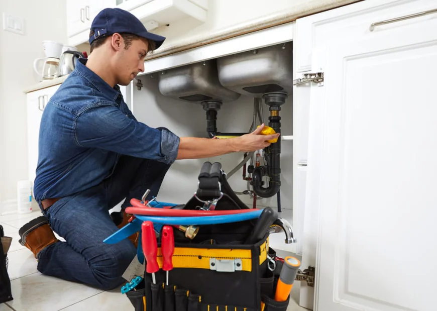 Emergency Plumber Services: What to Do When a Major Plumbing Problem Happens in Your Home