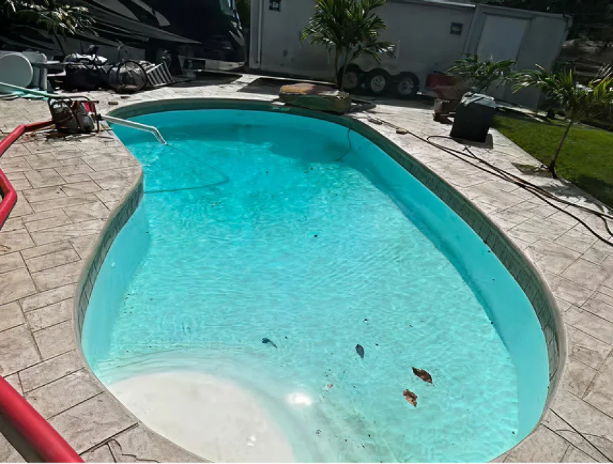 Fiberglass Pool Resurfacing Tips for a Long-Lasting Backyard Pool